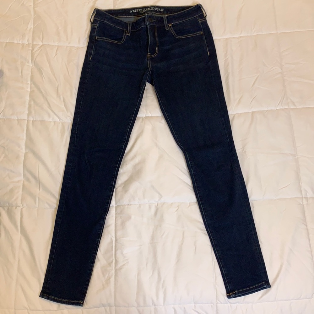 Women’s dark blue jeans, super stretch, jegging.